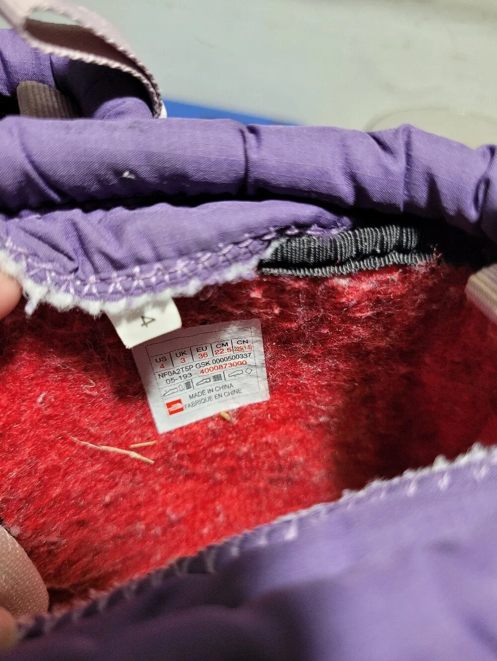 The North Face Alpenglow IV kids' snow boots Girls Size 4